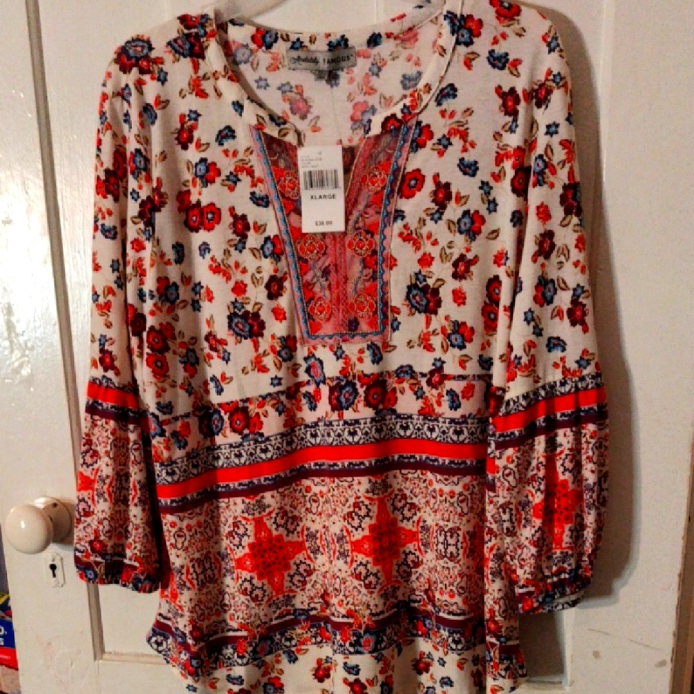 Absolutely Famous Floral Tunic Top NWT